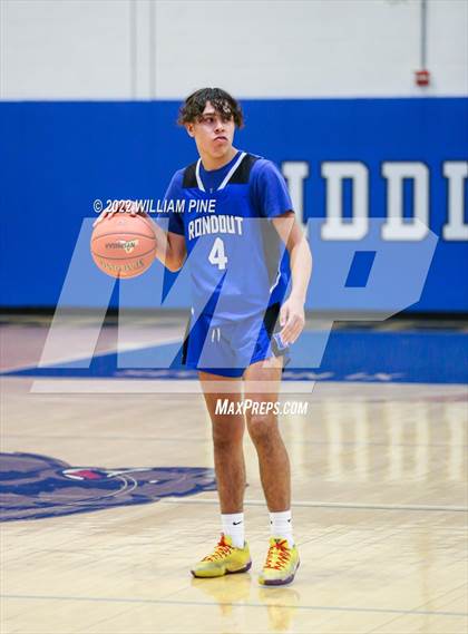 Thumbnail 1 in Rondout Valley vs. Burke Catholic (Section 9 Class B Final) photogallery.