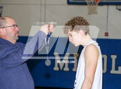 Thumbnail 2 in Rondout Valley vs. Burke Catholic (Section 9 Class B Final) photogallery.
