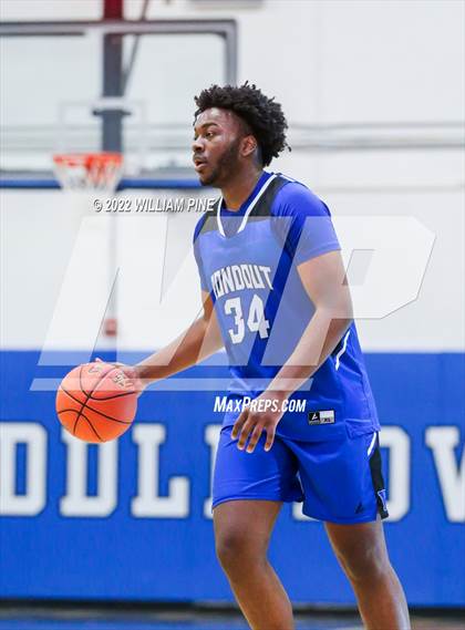 Thumbnail 1 in Rondout Valley vs. Burke Catholic (Section 9 Class B Final) photogallery.