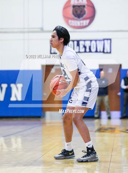 Thumbnail 3 in Rondout Valley vs. Burke Catholic (Section 9 Class B Final) photogallery.