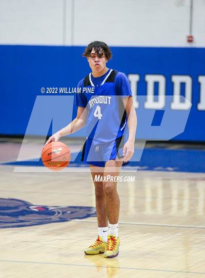 Thumbnail 2 in Rondout Valley vs. Burke Catholic (Section 9 Class B Final) photogallery.