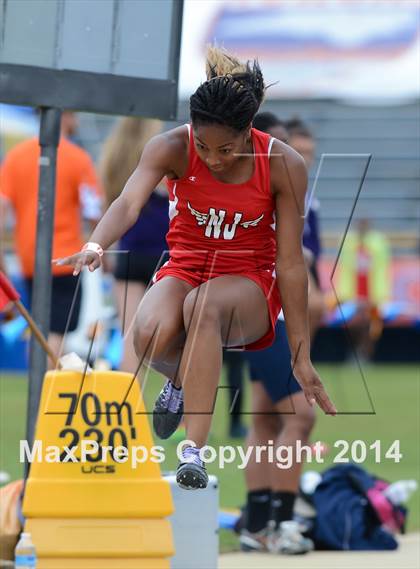 Thumbnail 3 in NCHSAA 2A Girls Track & Field Championships photogallery.