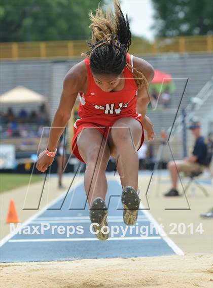 Thumbnail 1 in NCHSAA 2A Girls Track & Field Championships photogallery.