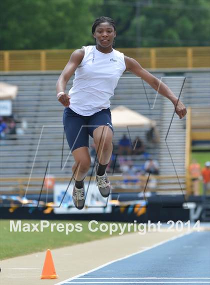 Thumbnail 2 in NCHSAA 2A Girls Track & Field Championships photogallery.
