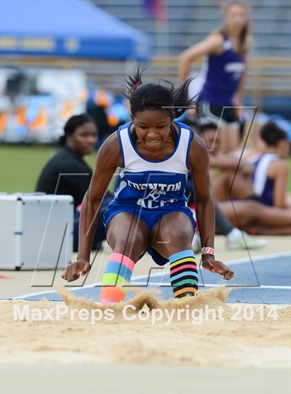 Thumbnail 3 in NCHSAA 2A Girls Track & Field Championships photogallery.
