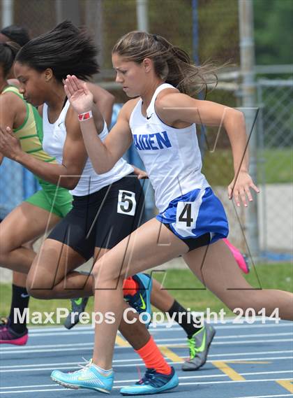 Thumbnail 2 in NCHSAA 2A Girls Track & Field Championships photogallery.