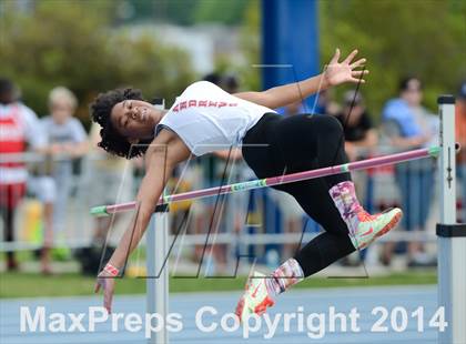Thumbnail 2 in NCHSAA 2A Girls Track & Field Championships photogallery.