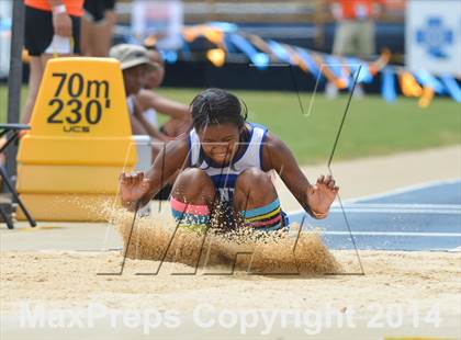 Thumbnail 2 in NCHSAA 2A Girls Track & Field Championships photogallery.