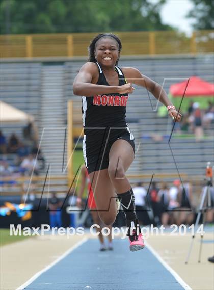 Thumbnail 2 in NCHSAA 2A Girls Track & Field Championships photogallery.