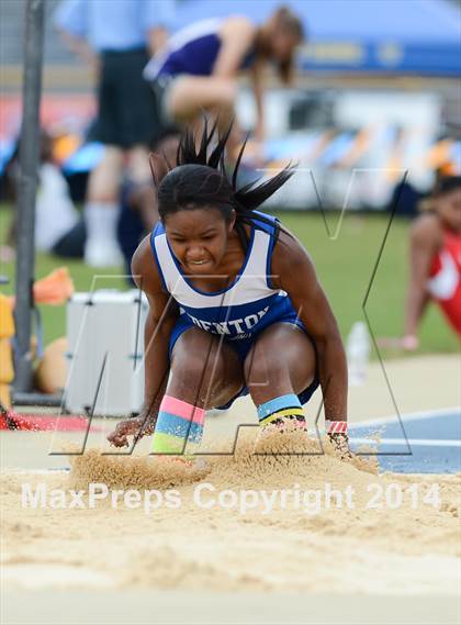 Thumbnail 3 in NCHSAA 2A Girls Track & Field Championships photogallery.