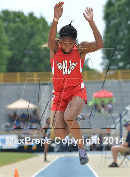 Thumbnail 2 in NCHSAA 2A Girls Track & Field Championships photogallery.