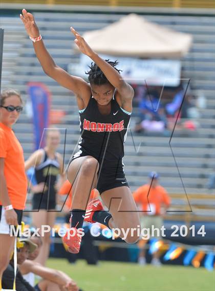 Thumbnail 3 in NCHSAA 2A Girls Track & Field Championships photogallery.