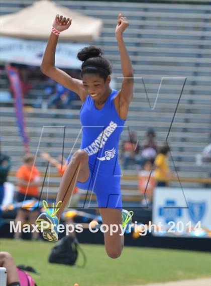 Thumbnail 1 in NCHSAA 2A Girls Track & Field Championships photogallery.