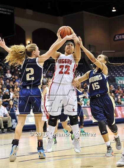 Thumbnail 2 in Bonita Vista vs Imperial (CIF SDS D2 Final) photogallery.