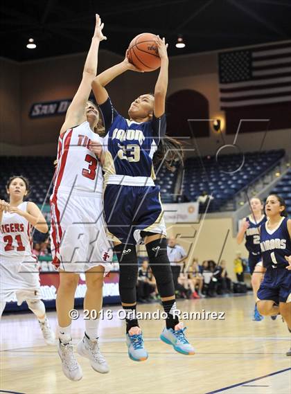 Thumbnail 3 in Bonita Vista vs Imperial (CIF SDS D2 Final) photogallery.