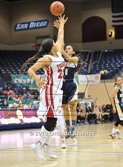 Thumbnail 3 in Bonita Vista vs Imperial (CIF SDS D2 Final) photogallery.