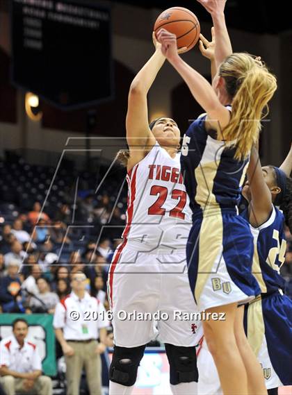 Thumbnail 3 in Bonita Vista vs Imperial (CIF SDS D2 Final) photogallery.