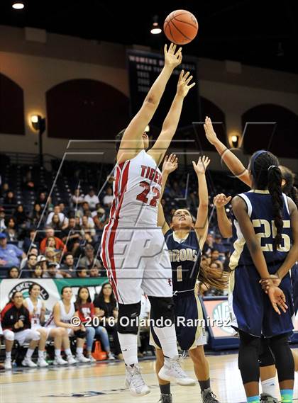 Thumbnail 3 in Bonita Vista vs Imperial (CIF SDS D2 Final) photogallery.