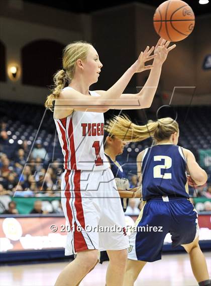 Thumbnail 1 in Bonita Vista vs Imperial (CIF SDS D2 Final) photogallery.