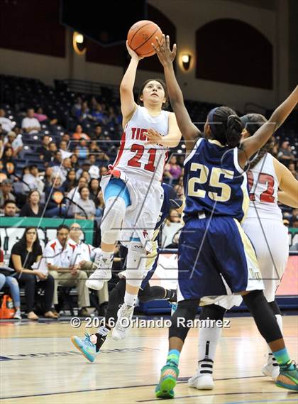 Thumbnail 2 in Bonita Vista vs Imperial (CIF SDS D2 Final) photogallery.