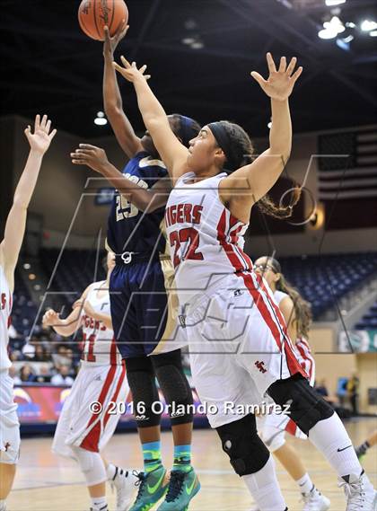 Thumbnail 2 in Bonita Vista vs Imperial (CIF SDS D2 Final) photogallery.