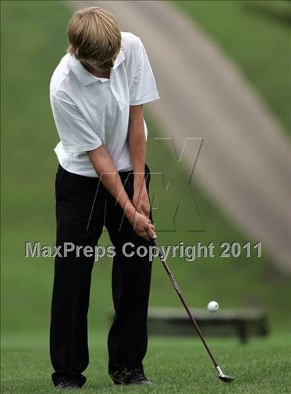Thumbnail 3 in Roosevelt Invitational photogallery.
