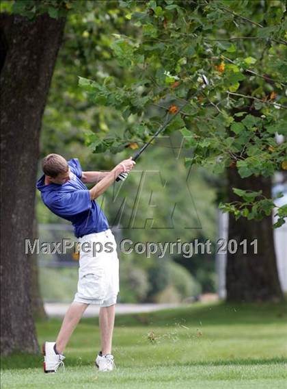 Thumbnail 3 in Roosevelt Invitational photogallery.