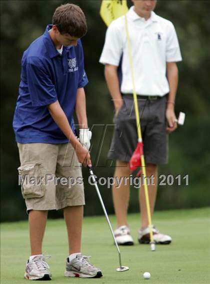 Thumbnail 3 in Roosevelt Invitational photogallery.