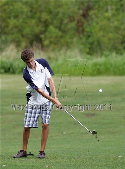 Thumbnail 3 in Roosevelt Invitational photogallery.