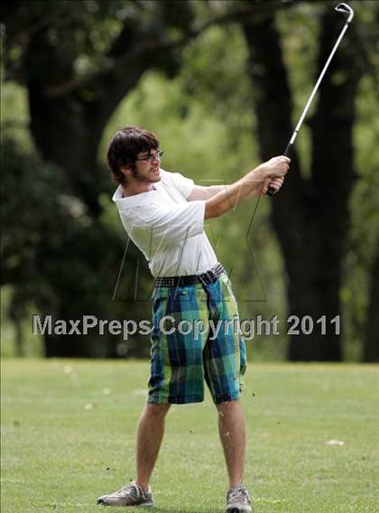 Thumbnail 3 in Roosevelt Invitational photogallery.