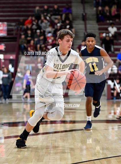 Thumbnail 1 in Quitman vs. Marked Tree (AAA 2A 1st Round Playoff) photogallery.