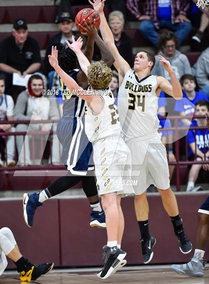 Thumbnail 2 in Quitman vs. Marked Tree (AAA 2A 1st Round Playoff) photogallery.