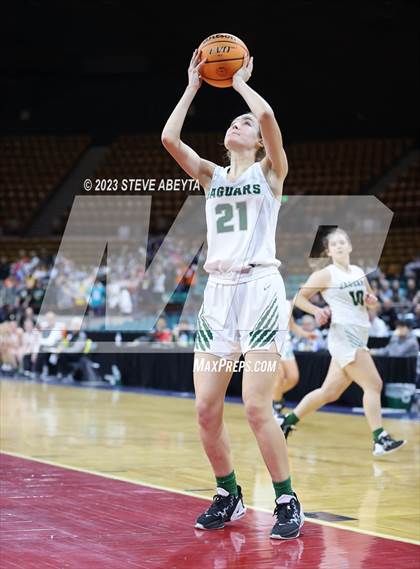 Thumbnail 1 in Riverdale Ridge vs. D'Evelyn (CHSAA 4A Great 8) photogallery.
