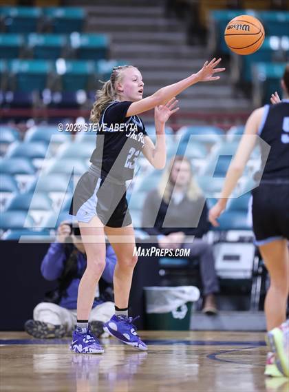 Thumbnail 3 in Riverdale Ridge vs. D'Evelyn (CHSAA 4A Great 8) photogallery.