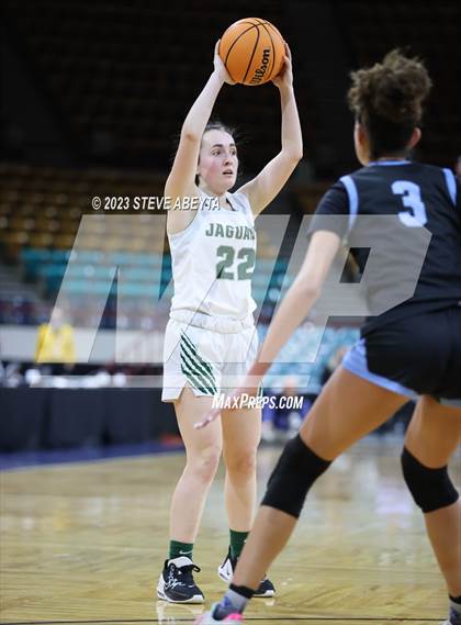 Thumbnail 2 in Riverdale Ridge vs. D'Evelyn (CHSAA 4A Great 8) photogallery.