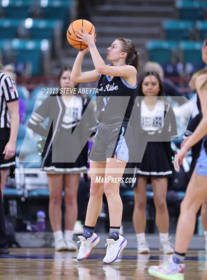 Thumbnail 1 in Riverdale Ridge vs. D'Evelyn (CHSAA 4A Great 8) photogallery.