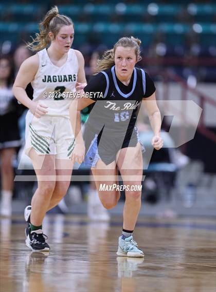 Thumbnail 2 in Riverdale Ridge vs. D'Evelyn (CHSAA 4A Great 8) photogallery.