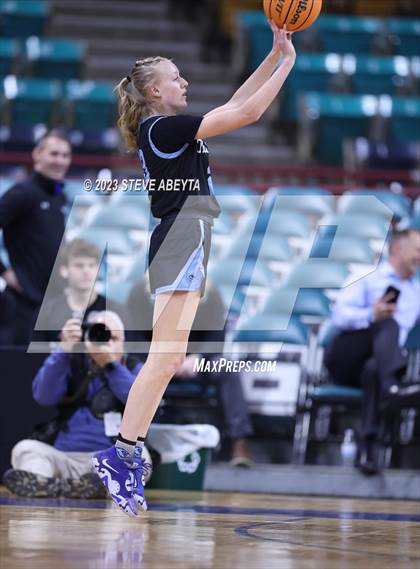 Thumbnail 2 in Riverdale Ridge vs. D'Evelyn (CHSAA 4A Great 8) photogallery.