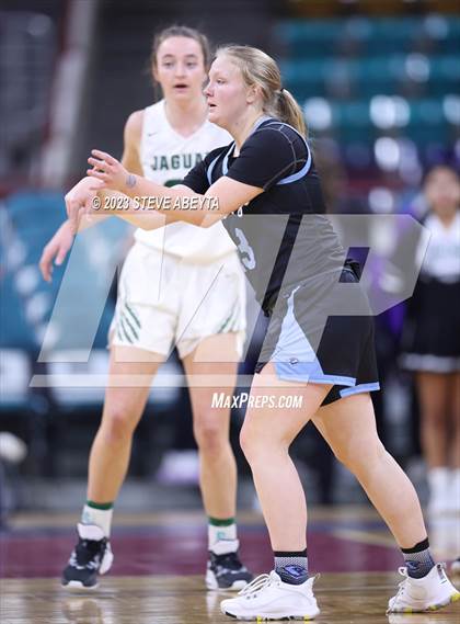 Thumbnail 1 in Riverdale Ridge vs. D'Evelyn (CHSAA 4A Great 8) photogallery.
