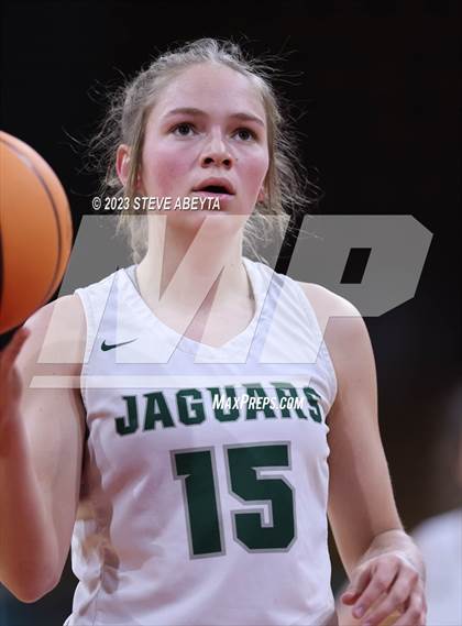 Thumbnail 3 in Riverdale Ridge vs. D'Evelyn (CHSAA 4A Great 8) photogallery.