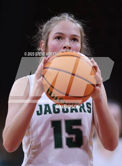 Thumbnail 2 in Riverdale Ridge vs. D'Evelyn (CHSAA 4A Great 8) photogallery.
