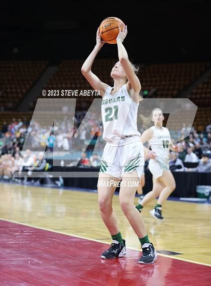 Thumbnail 3 in Riverdale Ridge vs. D'Evelyn (CHSAA 4A Great 8) photogallery.