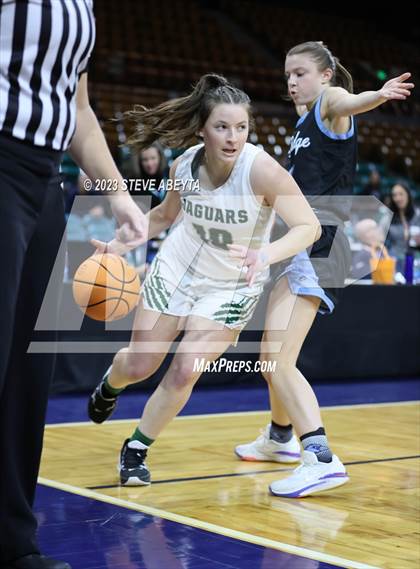 Thumbnail 1 in Riverdale Ridge vs. D'Evelyn (CHSAA 4A Great 8) photogallery.