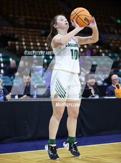 Thumbnail 3 in Riverdale Ridge vs. D'Evelyn (CHSAA 4A Great 8) photogallery.