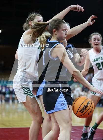 Thumbnail 2 in Riverdale Ridge vs. D'Evelyn (CHSAA 4A Great 8) photogallery.