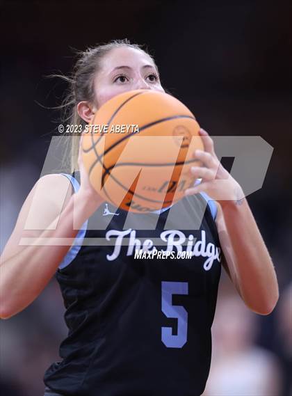 Thumbnail 2 in Riverdale Ridge vs. D'Evelyn (CHSAA 4A Great 8) photogallery.