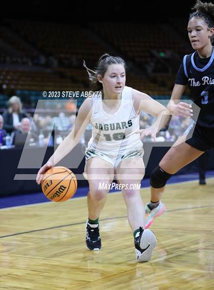 Thumbnail 3 in Riverdale Ridge vs. D'Evelyn (CHSAA 4A Great 8) photogallery.