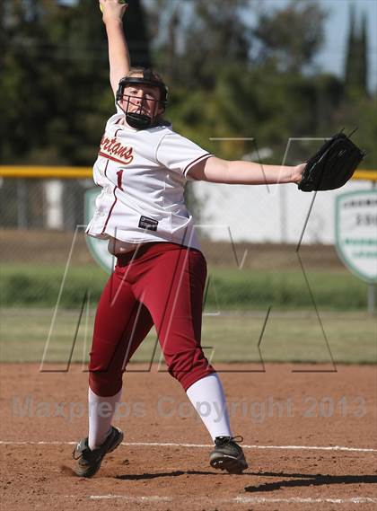 Thumbnail 1 in La Canada vs. Hart (T.O. Tournament) photogallery.