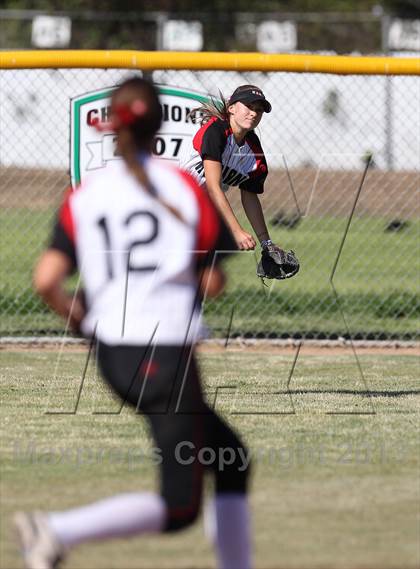 Thumbnail 1 in La Canada vs. Hart (T.O. Tournament) photogallery.