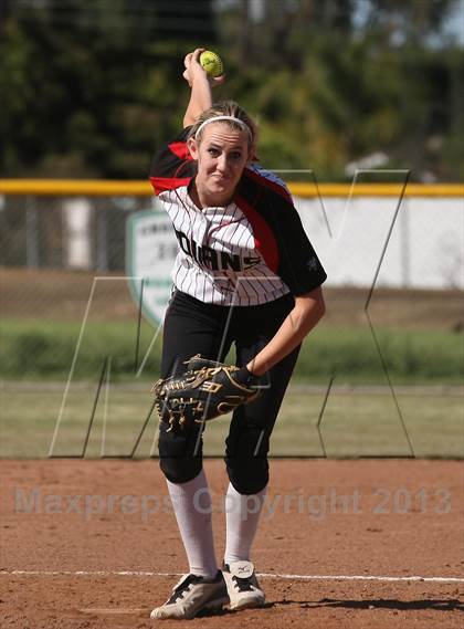 Thumbnail 1 in La Canada vs. Hart (T.O. Tournament) photogallery.